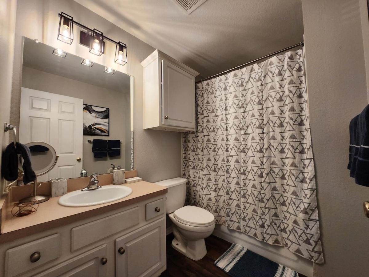 Frisco Town Home With King Bed Exterior photo