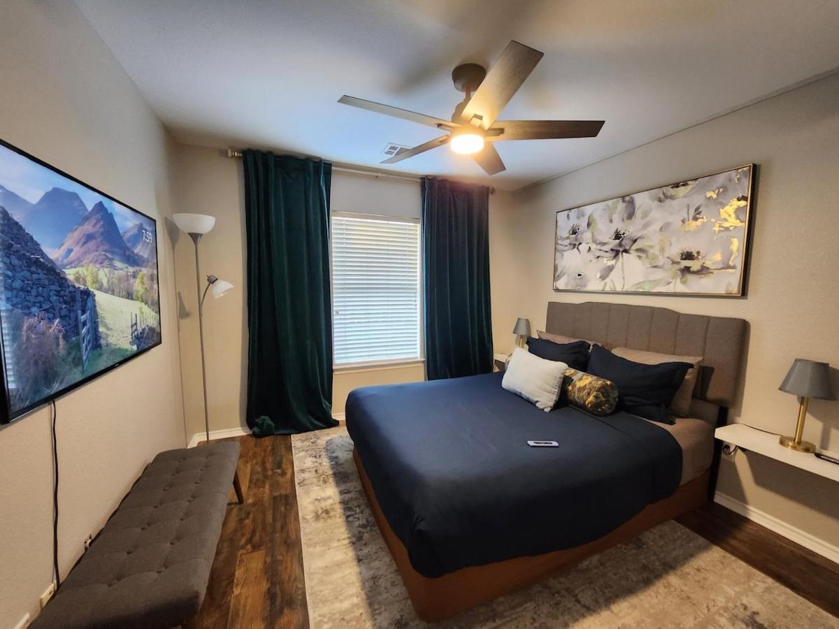 Frisco Town Home With King Bed Exterior photo