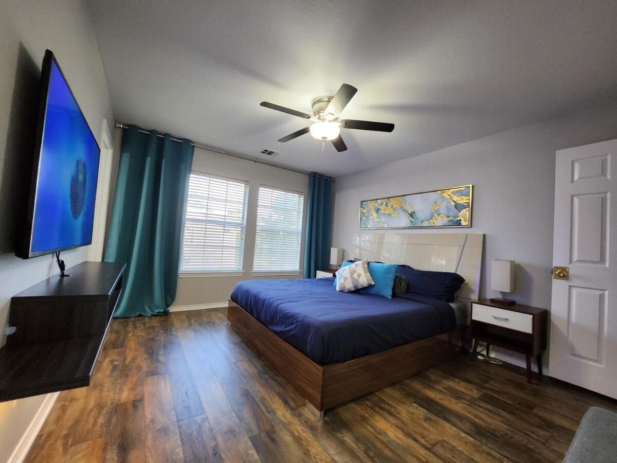 Frisco Town Home With King Bed Exterior photo